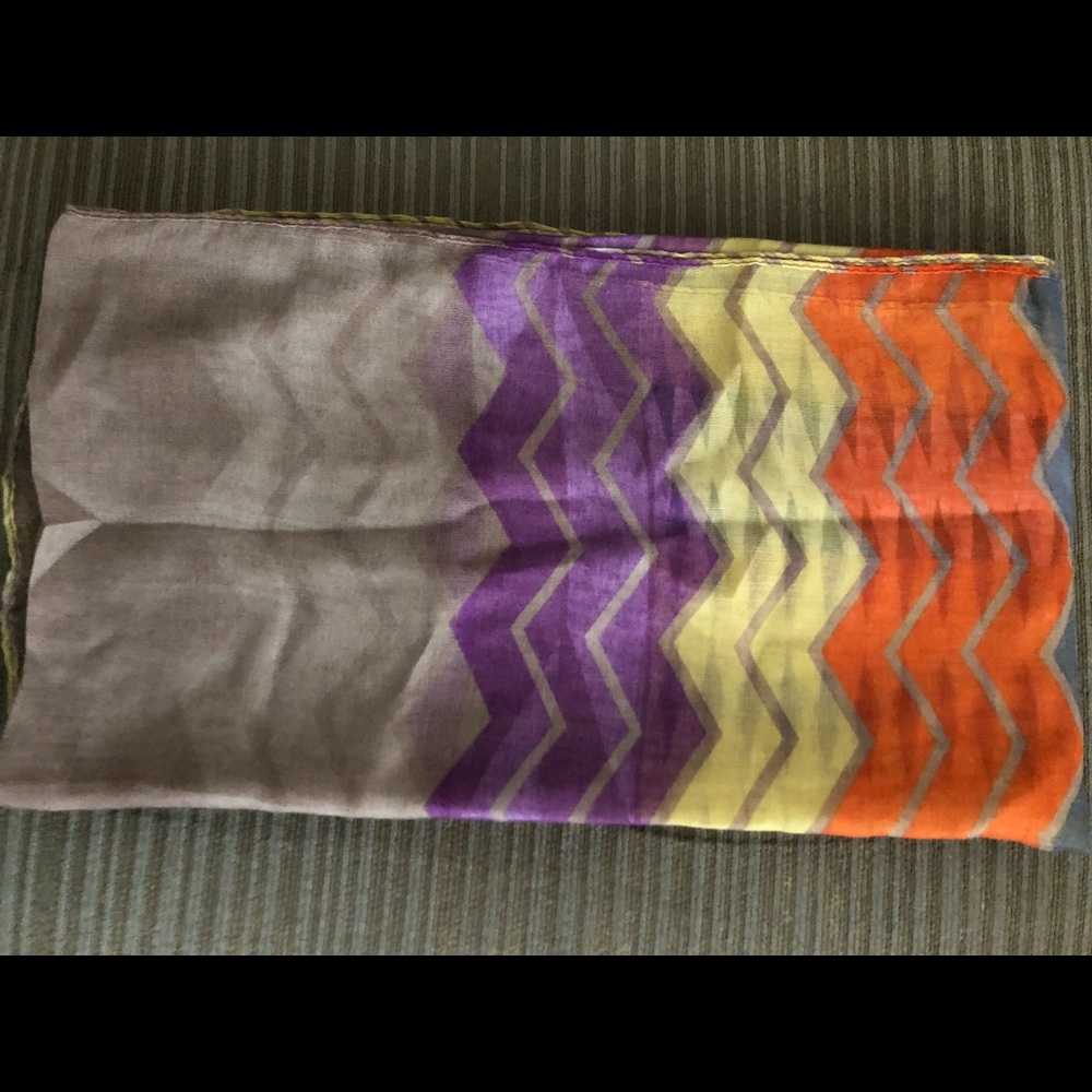 Sheer scarf polyester